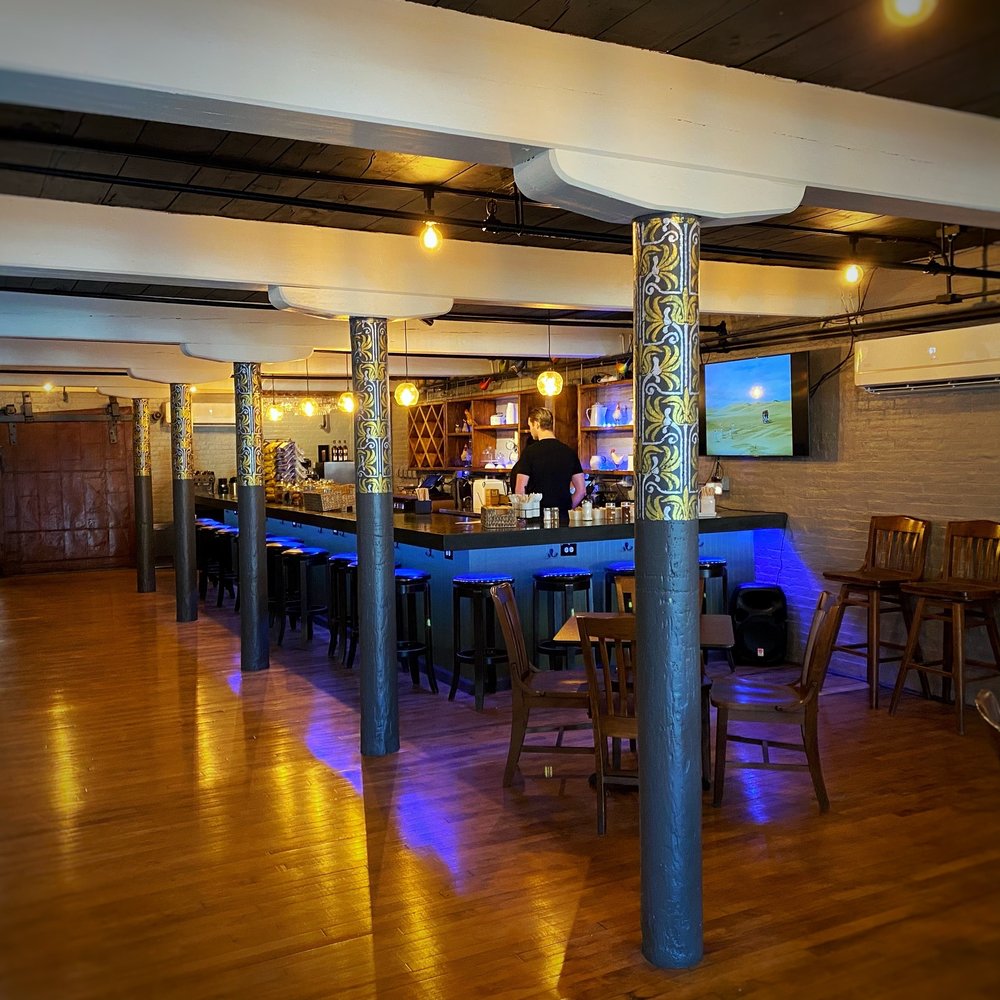 FAME LOUNGE/EATERY 12 Reviews 386 Dwight St, Holyoke, Massachusetts