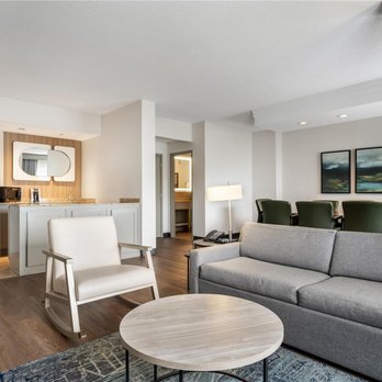 DoubleTree Suites by Hilton Hotel Raleigh - Durham - Guest room - Hotels Near Me - Durham, North Carolina DoubleTree Suites by Hilton Hotel Raleigh - Durham - Guest room - Hotels Near Me - Durham, North Carolina