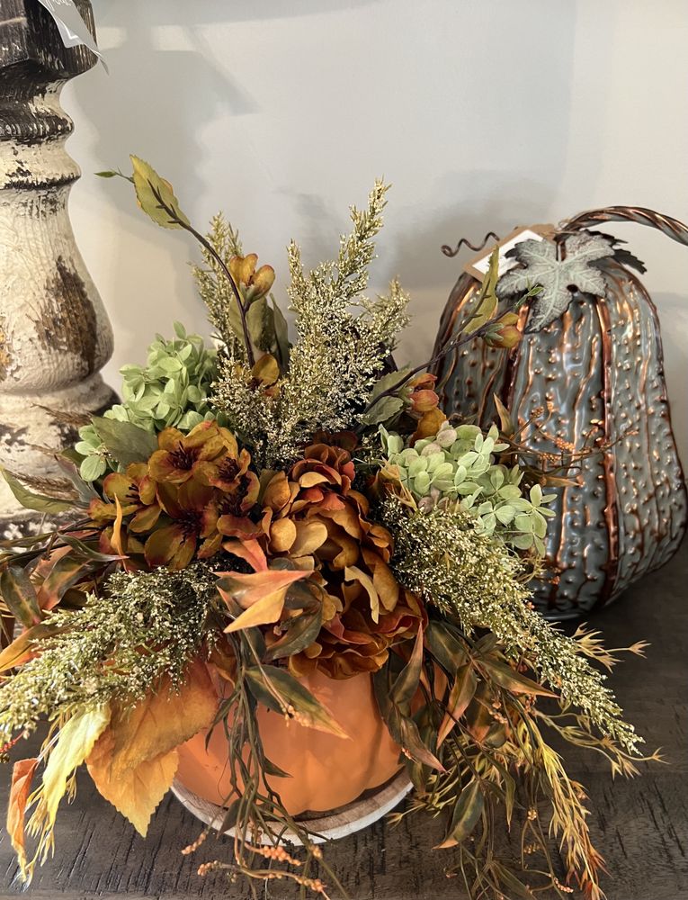 DANDELION DESIGN & DECOR Updated August 2024 12685 Market Ave N, Hartville, Ohio Home