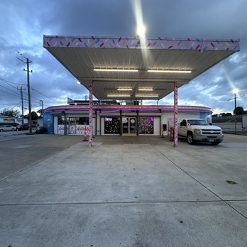 Donita’s Donuts - Store front - Donuts Near Me - Houston, Texas Donita’s Donuts - Store front - Donuts Near Me - Houston, Texas