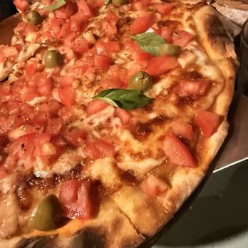 La Pizzería Argentina - Margherita pizza - Pizza Near Me - México, D.F., DIF La Pizzería Argentina - Margherita pizza - Pizza Near Me - México, D.F., DIF