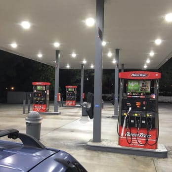 RaceTrac - a gas station at night - Convenience Stores Near Me - Ft Lauderdale, Florida RaceTrac - a gas station at night - Convenience Stores Near Me - Ft Lauderdale, Florida
