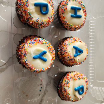 Hapa Cakes & Bakery - Strawberry - champaign cupcakes - Cupcakes Near Me - Fullerton, California Hapa Cakes & Bakery - Strawberry - champaign cupcakes - Cupcakes Near Me - Fullerton, California