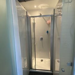 CoDE Pod Hostels - THE LoFT - One shower stall