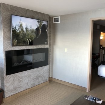 Silver Cloud Hotel - Tacoma Waterfront - Sitting room. - Hotels Near Me - Tacoma, Washington Silver Cloud Hotel - Tacoma Waterfront - Sitting room. - Hotels Near Me - Tacoma, Washington