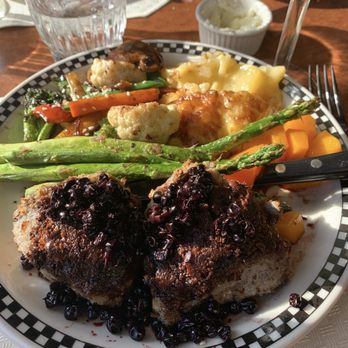 Lord Bennett's Restaurant - Lamb chops - Seafood Near Me - Bandon, Oregon