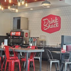 Slim Chickens - Drinks station