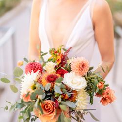 Artistic Florals - gorgous bouquet for a gorgous bride!