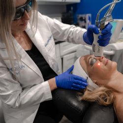 NeoSkin Center - COLLAGEN STIMULATORS
Treatable Conditions:
Sagging Skin, Scars, Stretch Marks, Dark Spots, Fine Lines & Wrinkles, Hair Loss/...