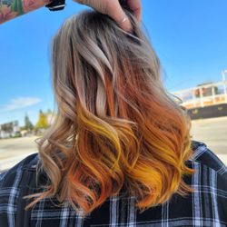 Salon Strut - Pops of color