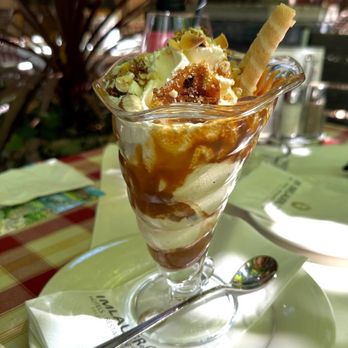 Braurestaurant Imlauer - Caramel vanilla sundae - Austrian Near Me - Salzburg, 5 Braurestaurant Imlauer - Caramel vanilla sundae - Austrian Near Me - Salzburg, 5