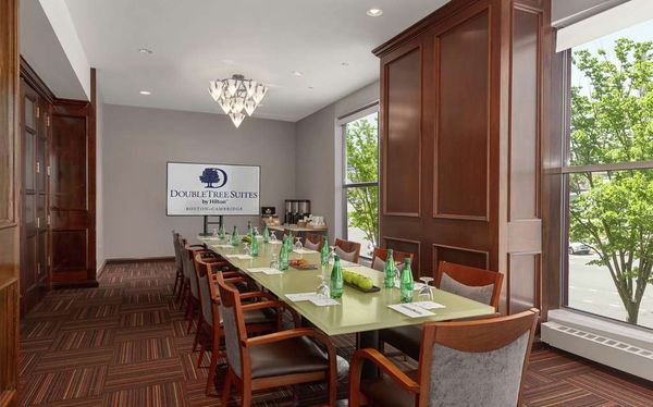 DoubleTree Suites by Hilton Hotel Boston - Cambridge by null