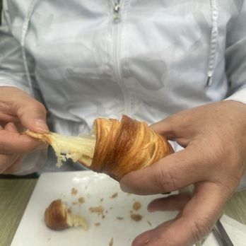 Le Nid d'Aigle - Freshly baked croissants! - French Near Me - Èze, 06 Le Nid d'Aigle - Freshly baked croissants! - French Near Me - Èze, 06