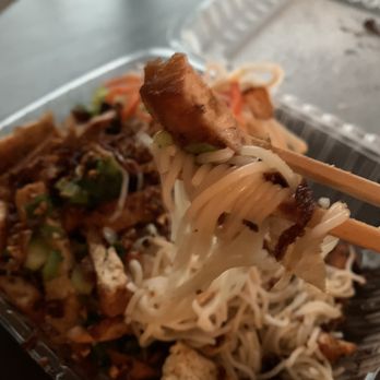 Green Tree - 82. Vegetarian Vermicelli Bowl with Chinese Mushrooms, Ham, Fried & Grilled Tofu - Vietnamese Near Me - Seattle, Washington