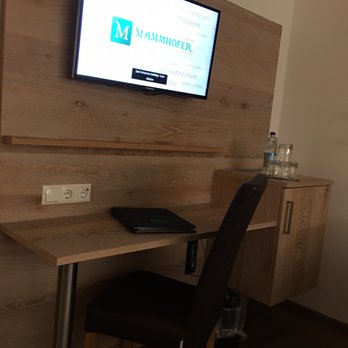 Mammhofer Suite & Breakfast - Desk space and TV - Pensions Near Me - Oberammergau, BY
