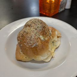 Garlic knot.