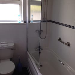 Lawndale - Bathroom