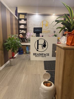 ✨ Microdermabrasion✨ - Refresh and rejuvenate your skin with our Microdermabrasion Treatment! 💆‍♀️✨

This gentle exfoliating treatment helps remove dead skin cells and surface buildup, leaving your skin feeling smoother, softer, and refreshed.

✨ Exfoliates dead skin cells
🌿 Helps improve skin texture
💧 Leaves skin feeling smooth & refreshed
✨ Helps brighten the appearance of dull skin
💆‍♀️ Perfect for a fresh, rejuvenated glow

Give your skin the reset it deserves and leave feeling smooth, refreshed, and glowing! ✨

📲 Book your Microdermabrasion treatment today!
Headspace Beauty & Spa — Beauty • Relaxation • Renewal
