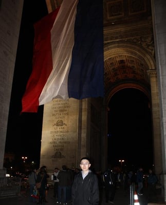 Arc de Triomphe by null