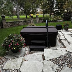 Turbo Tubs - Turbo Tub One Dimension Cove spa with hand rail and steps