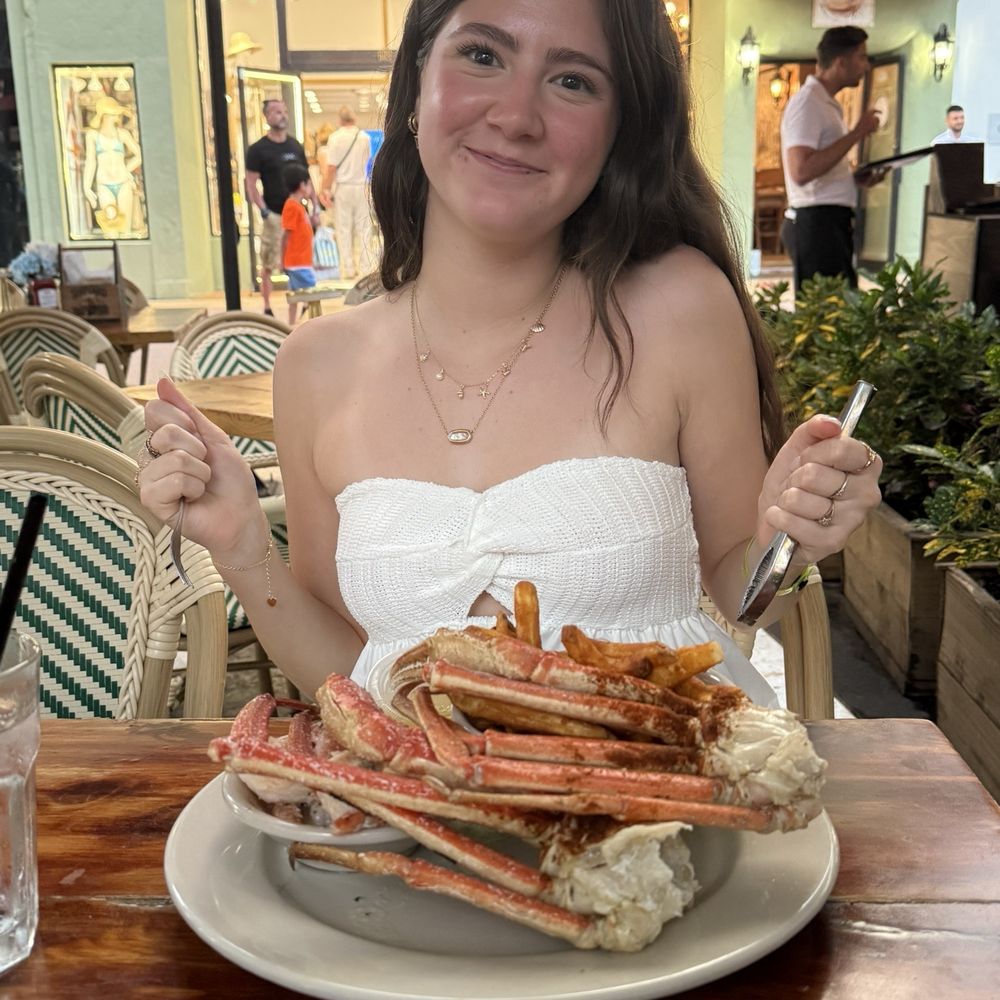 The Lobster Shack - Snow Crab dinner 2 clusters and garlic butter shrimp. - Seafood Near Me - Miami Beach, Florida The Lobster Shack - Snow Crab dinner 2 clusters and garlic butter shrimp. - Seafood Near Me - Miami Beach, Florida