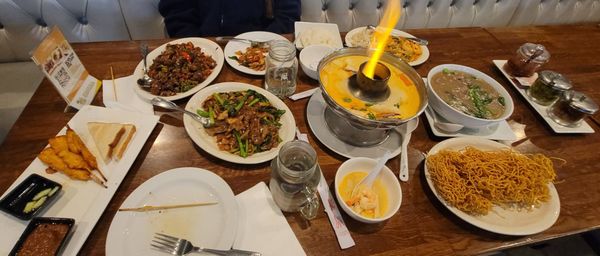 Hollywood Thai Resturant by null
