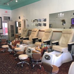 J & J Nails & Spa