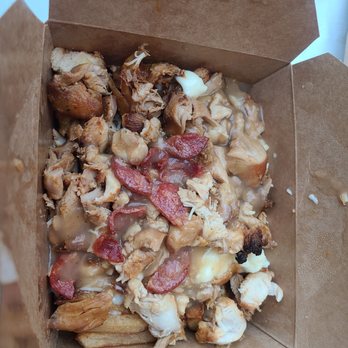 Campo - Poutine - Portuguese Near Me - Montreal, Quebec