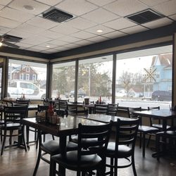 Stewie's - Very open seating