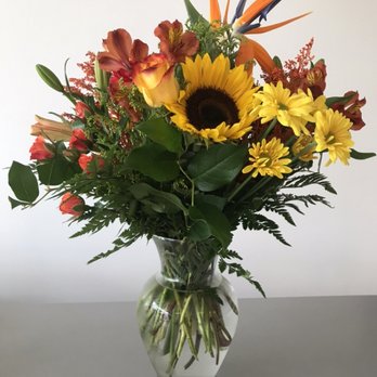 Lee's Flowers - Vase - Florists Near Me - New Windsor, New York Lee's Flowers - Vase - Florists Near Me - New Windsor, New York