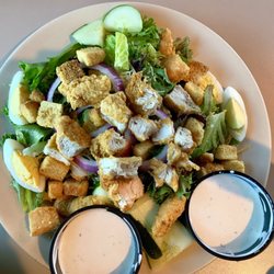 A J Gators - Crispy chicken salad