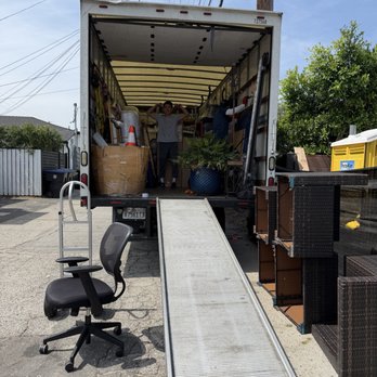 KWIK Moving - Almost done loading up for the trip and in good spirits! - Movers Near Me - Marina Del Rey, California KWIK Moving - Almost done loading up for the trip and in good spirits! - Movers Near Me - Marina Del Rey, California
