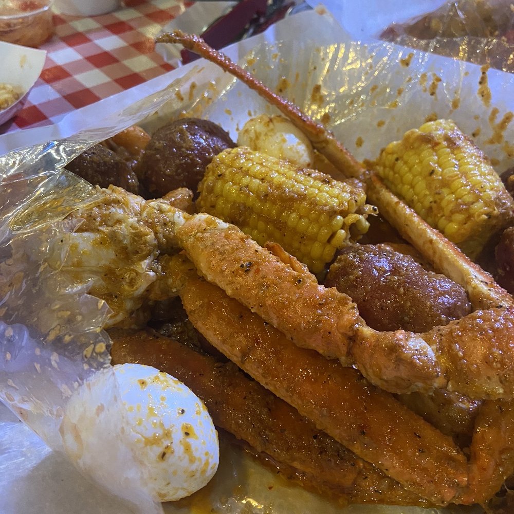 Lowcountry Lakeview - Snow Crab Legs, Eggs, Shrimp, Sausage and Corn - Cajun/Creole Near Me - Chicago, Illinois Lowcountry Lakeview - Snow Crab Legs, Eggs, Shrimp, Sausage and Corn - Cajun/Creole Near Me - Chicago, Illinois
