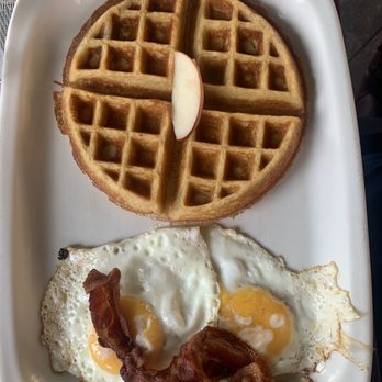 Los Alcatraces - Waffle with bacon. - Mexican Near Me - Puerto Vallarta, JAL