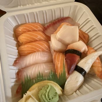 Sushi Bong - Small Party Combo 32pcs (box 1/2) $32.57 - Sushi Bars Near Me - North York, Ontario Sushi Bong - Small Party Combo 32pcs (box 1/2) $32.57 - Sushi Bars Near Me - North York, Ontario