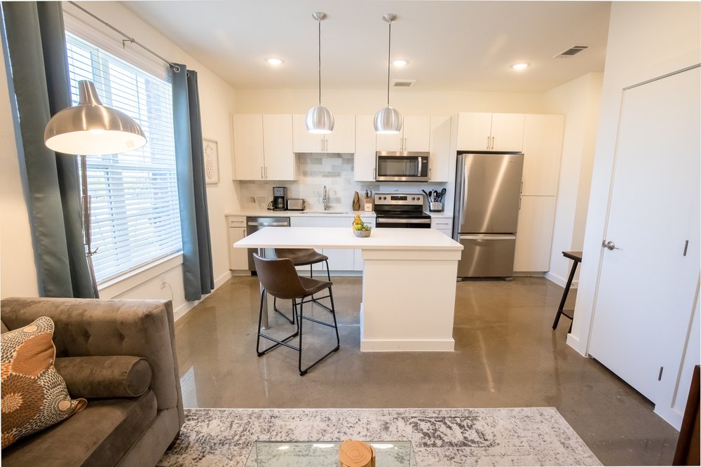 THE MADISON APARTMENTS Updated August 2024 40 Photos 120 N Madison St, Dallas, Texas