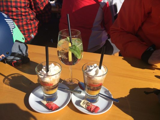 Rotkogelhütte by null