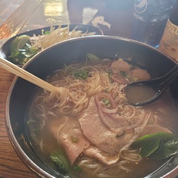 Pho Shi - Pho with rare beef and meatballs - Asian Fusion Near Me - Troy, Michigan