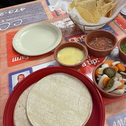 Los Vaqueros - Tortillas and relish