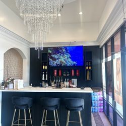 LA Nails Spa - Beautiful Bar at LA nail SPA