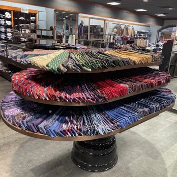 Jos A. Bank - Men's Clothing Near Me - BURLINGTON, Massachusetts