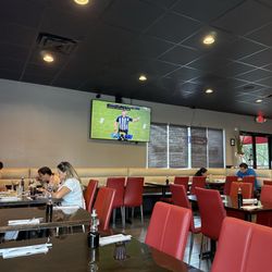 Zabb Thai & Sushi - Lobby, dining room