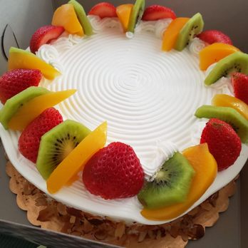 Honey Bakery - Delicious light and fluffy strawberry cake - Bakeries Near Me - Artesia, California Honey Bakery - Delicious light and fluffy strawberry cake - Bakeries Near Me - Artesia, California