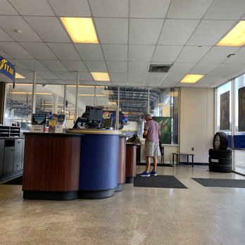 Goodyear Auto Service - Main Lobby - Tires Near Me - Hollywood, Florida Goodyear Auto Service - Main Lobby - Tires Near Me - Hollywood, Florida