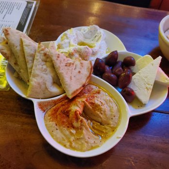 Salt Cafe Miami Beach - Mediterranean platter - Mediterranean Near Me - Miami Beach, Florida Salt Cafe Miami Beach - Mediterranean platter - Mediterranean Near Me - Miami Beach, Florida