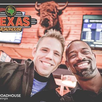 Texas Roadhouse - Lennon and Colton - Barbeque Near Me - Buford, Georgia
