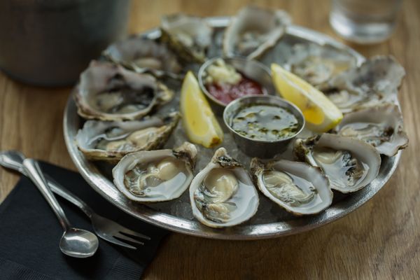 EMC Seafood & Raw Bar by null