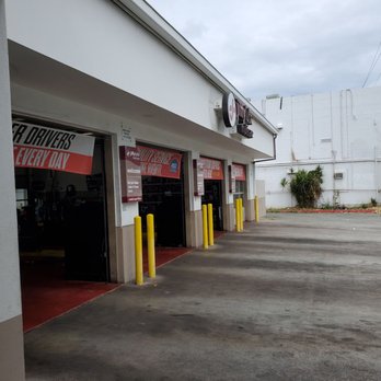Jiffy Lube - Outside view - Oil Change Stations Near Me - Honolulu, Hawaii