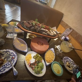 Los Tios - Sides- Mexican rice, guacamole, refried beans, pico de Gallo and sour cream - Mexican Near Me - Sugar Land, Texas Los Tios - Sides- Mexican rice, guacamole, refried beans, pico de Gallo and sour cream - Mexican Near Me - Sugar Land, Texas