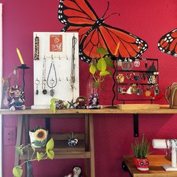 Vida Juice Bar - Jewelry wall